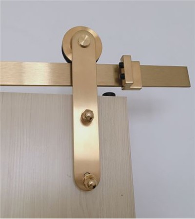 Goldene Scheunentorbeschläge